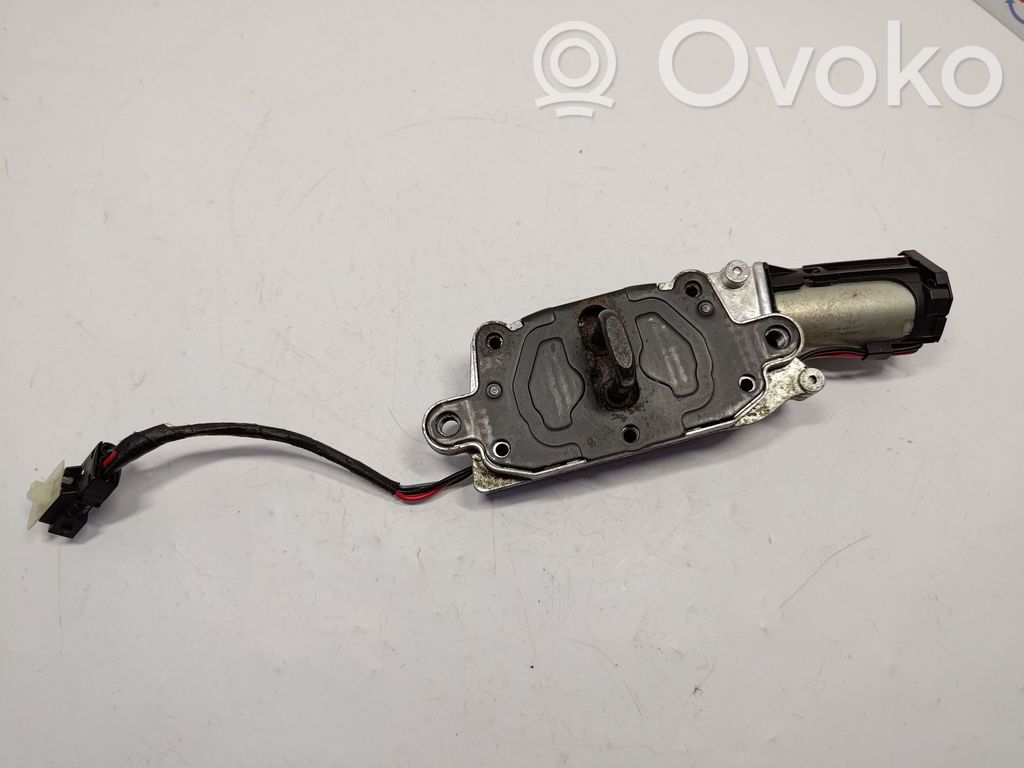 Tailgate lock latch   51247175817,51244443052,51247233909