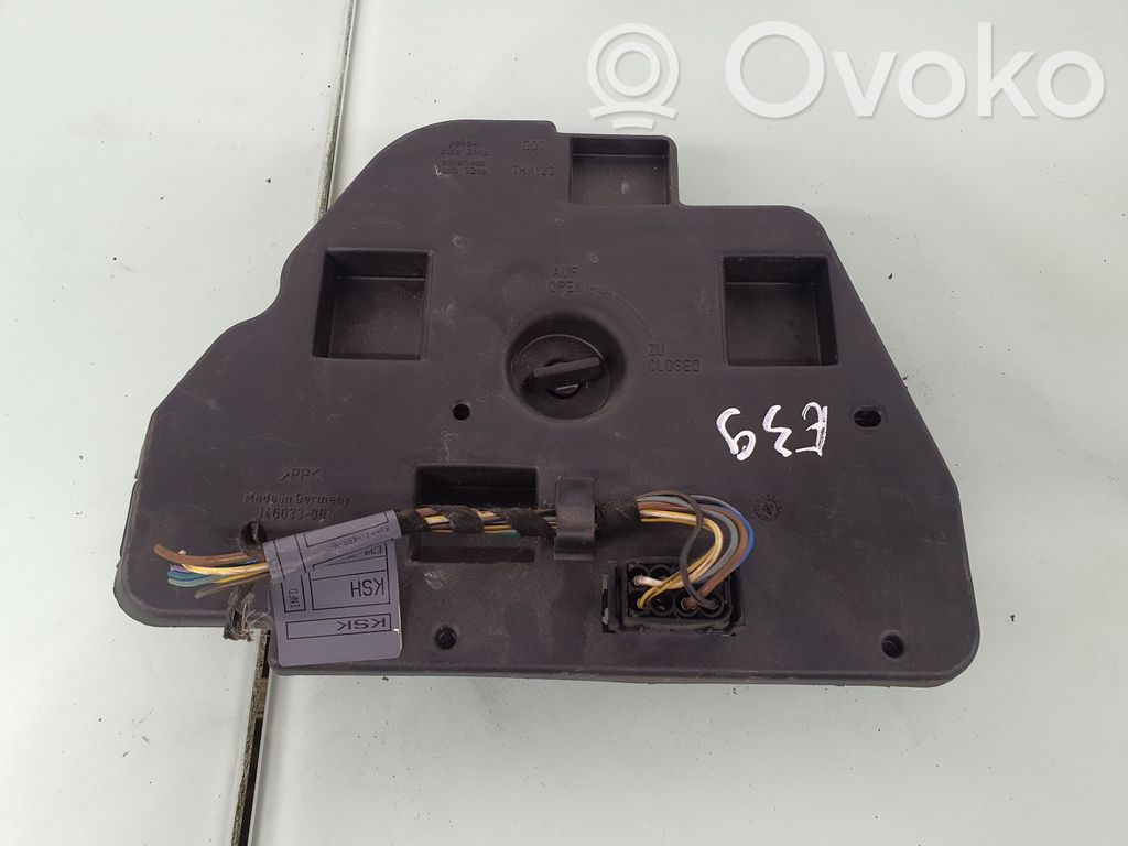 BMW 5 E39 Tail light bulb cover holder 