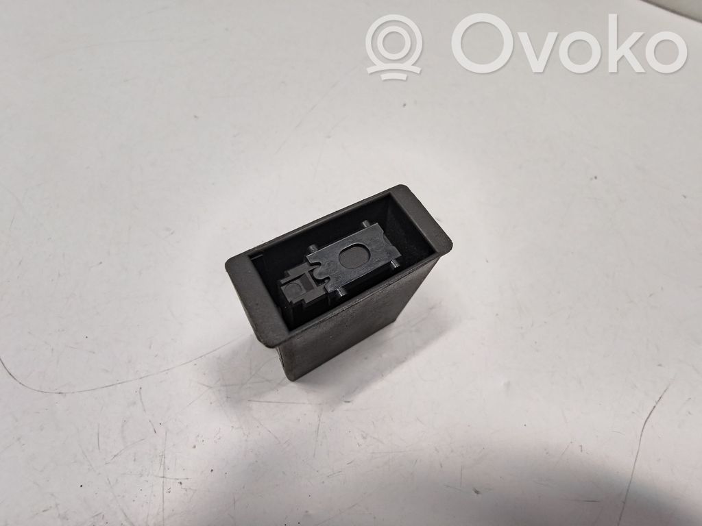 BMW 3 E90 E91 Otros repuestos del interior 