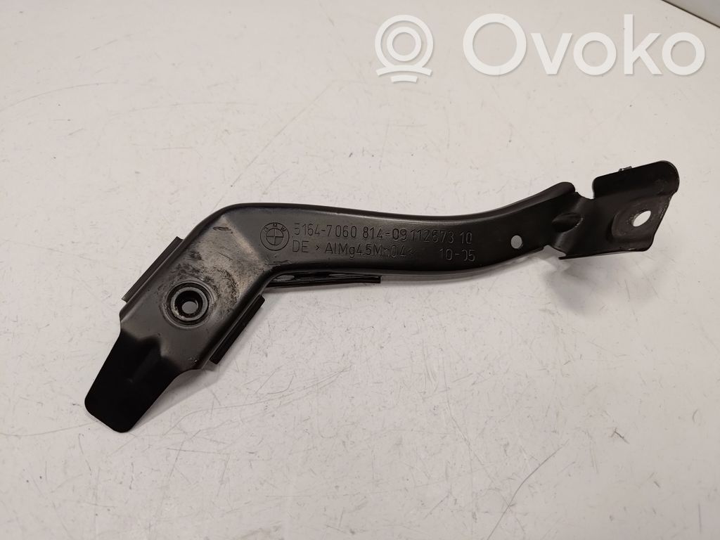BMW 5 E60 E61 Fender mounting bracket 