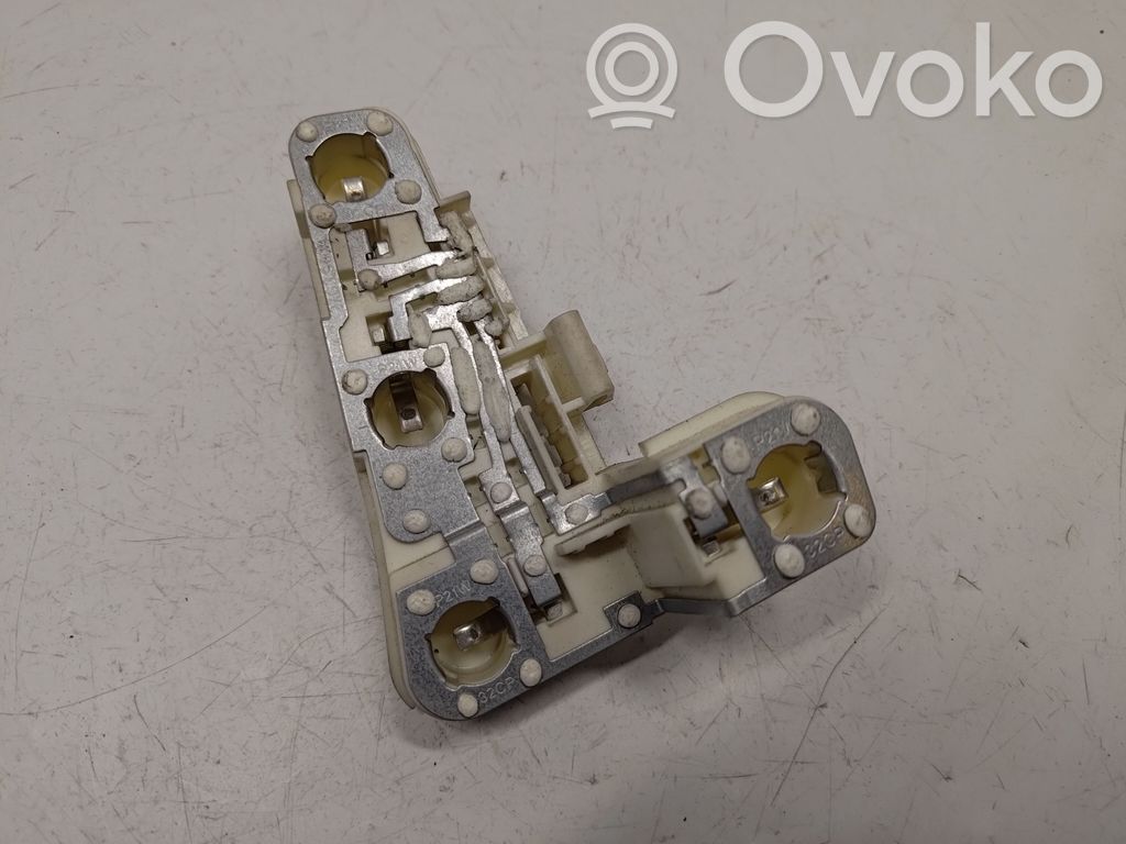 BMW 3 E90 E91 Cubierta del soporte de la lámpara de la luz trasera 