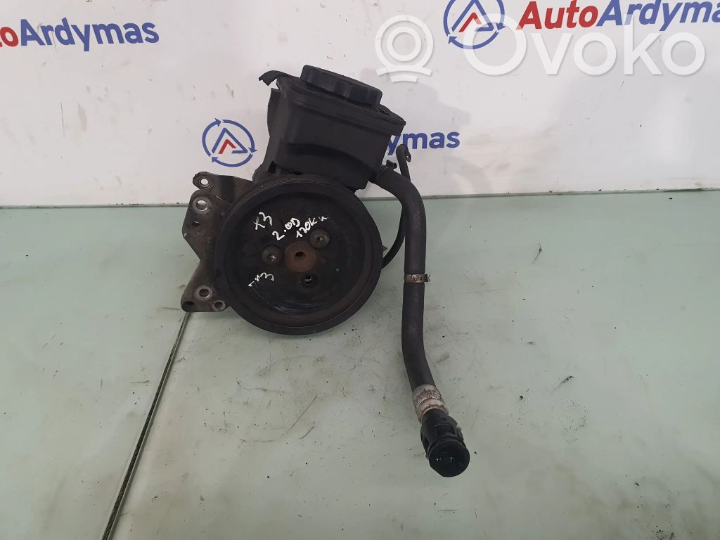 BMW X3 E83 Ohjaustehostimen pumppu 