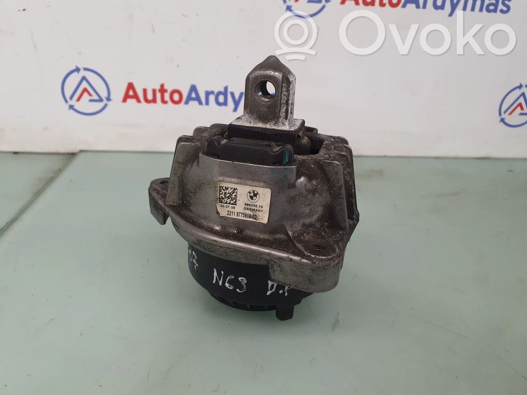 BMW 5 GT F07 Engine mount bracket 
