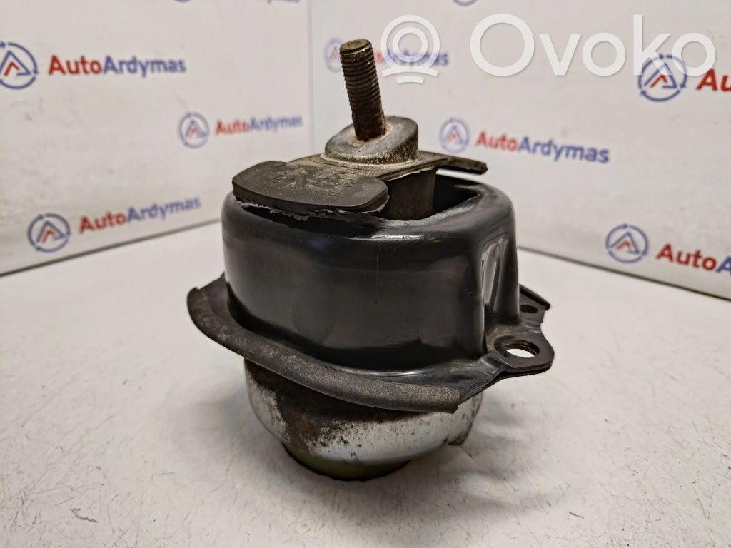 BMW X5 E70 Engine mount bracket 