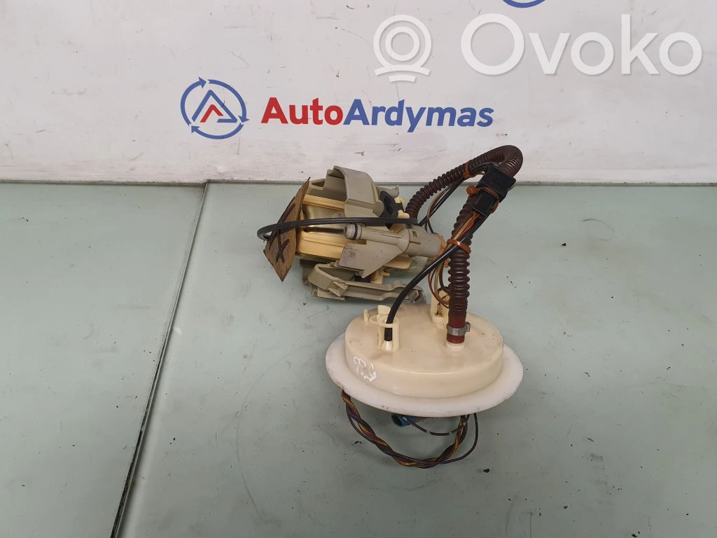 BMW 7 E65 E66 Pompe à carburant 