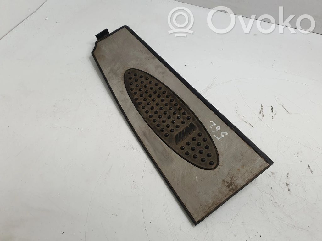 BMW 5 E60 E61 Pēdu balsts 