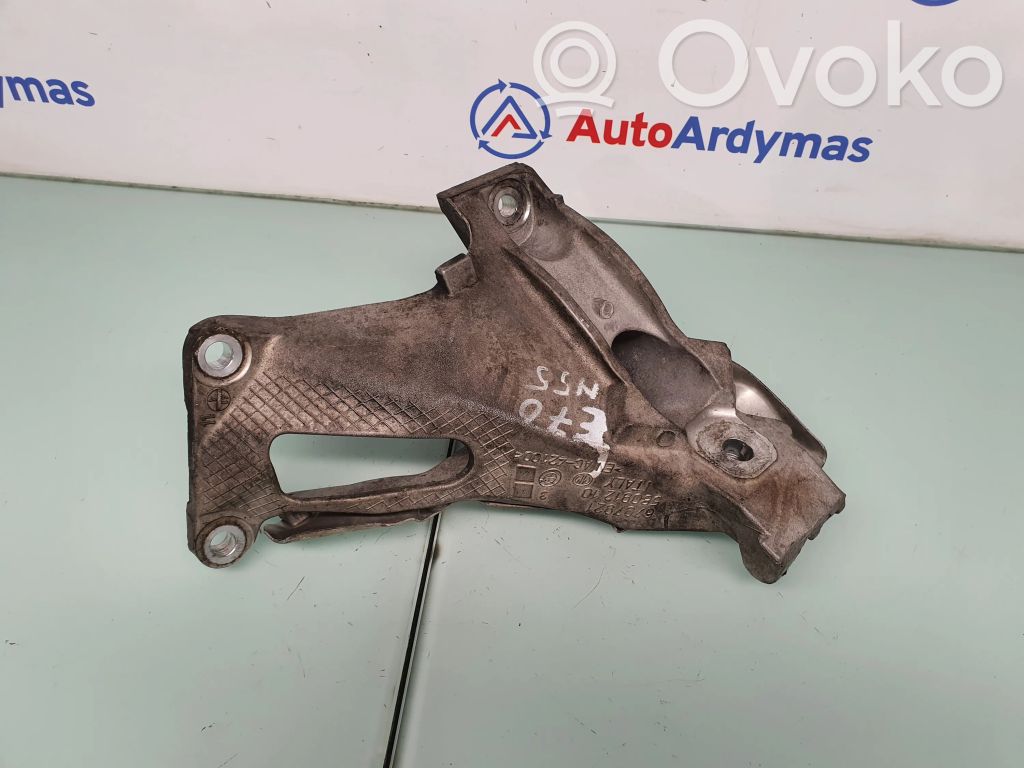 BMW X5 E70 Engine mounting bracket 