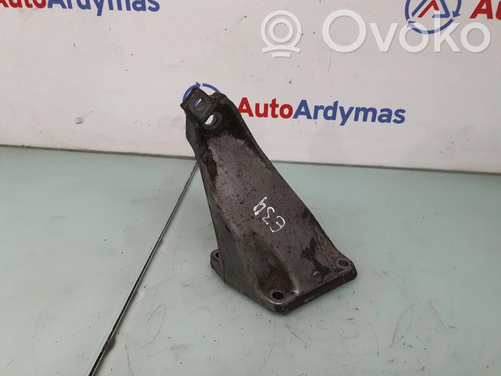 BMW 5 E34 Engine mounting bracket 