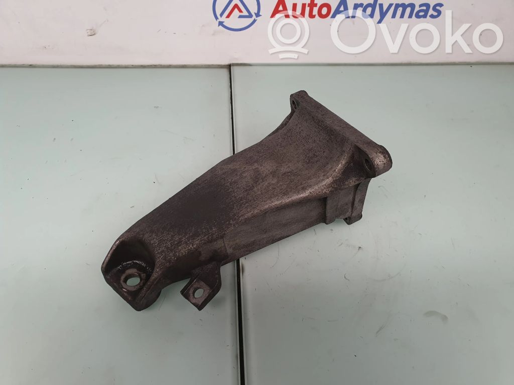 BMW 5 E39 Engine mounting bracket 