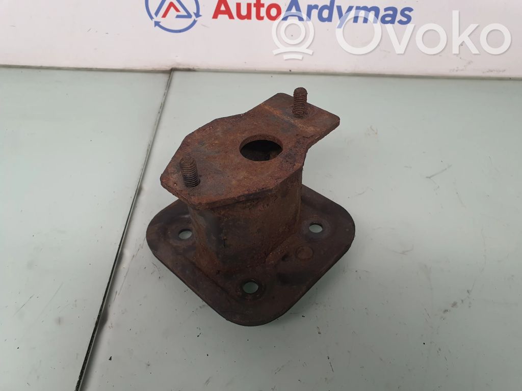 BMW 5 E60 E61 Aizmugurē bampera amortizators 