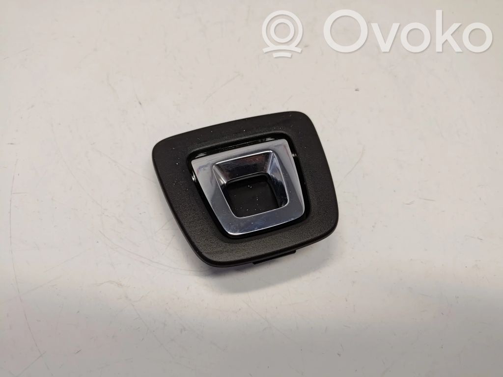 BMW 7 G11 G12 Tie down hook / loop 