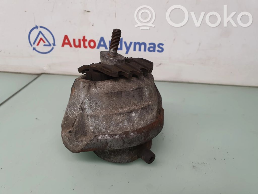 BMW 5 E60 E61 Engine mount bracket 