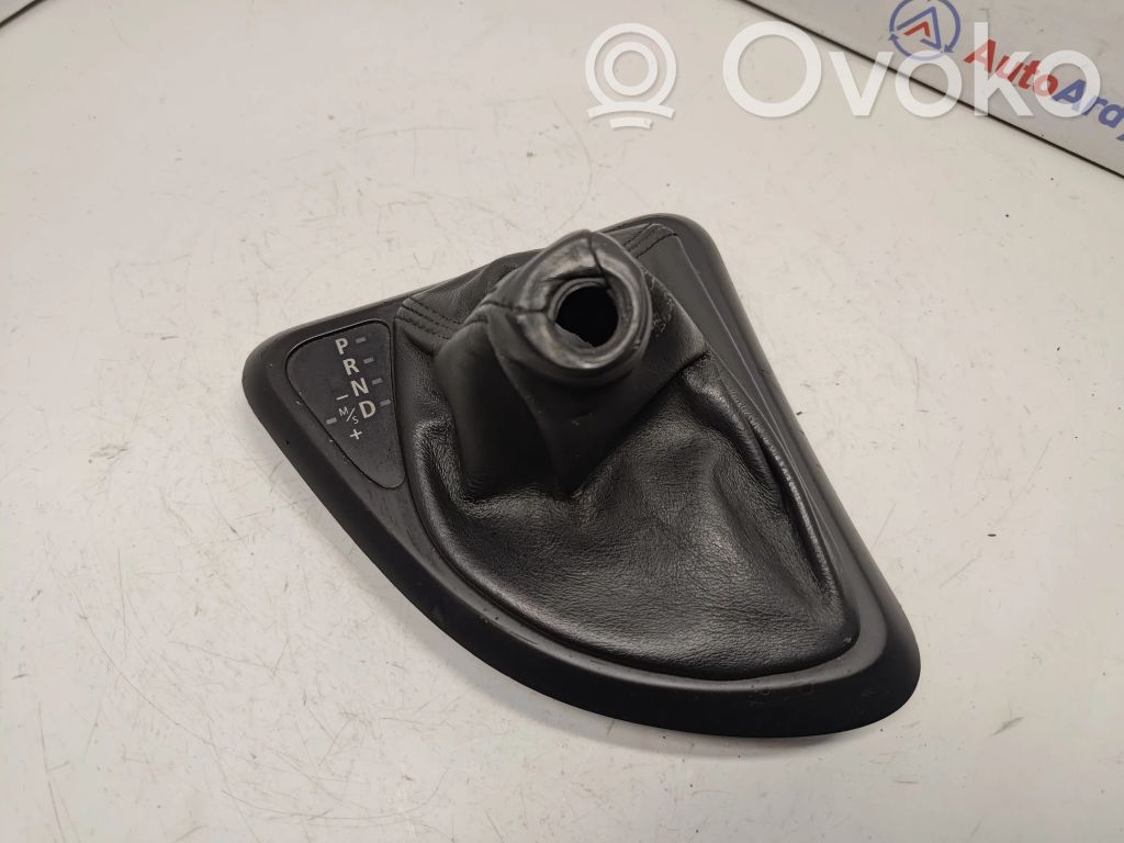BMW 1 E81 E87 Consola de plástico de la palanca de cambios 