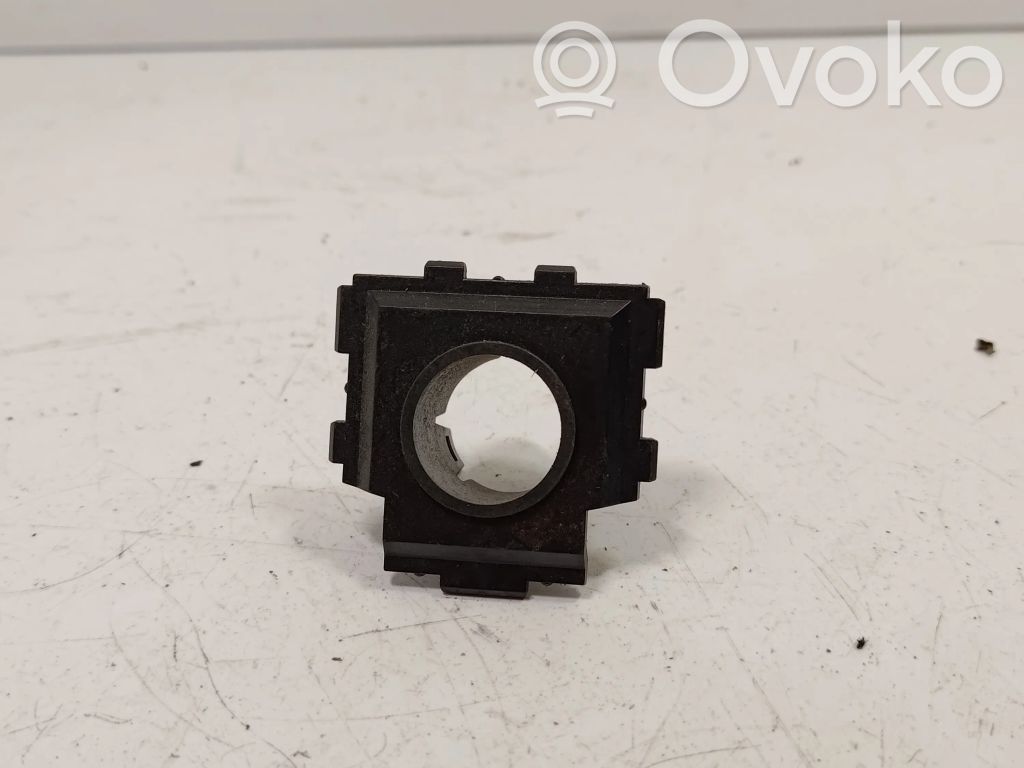 BMW 7 E65 E66 Soporte del sensor de aparcamiento delantero (PDC) 