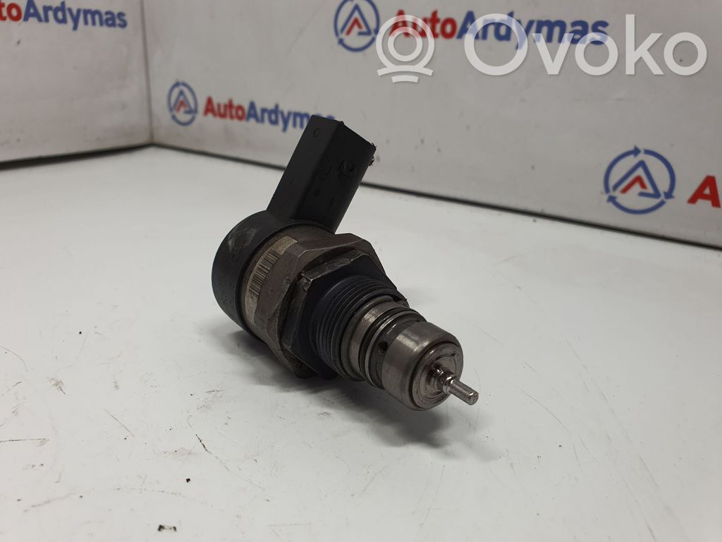 BMW 1 E81 E87 Fuel pressure regulator 