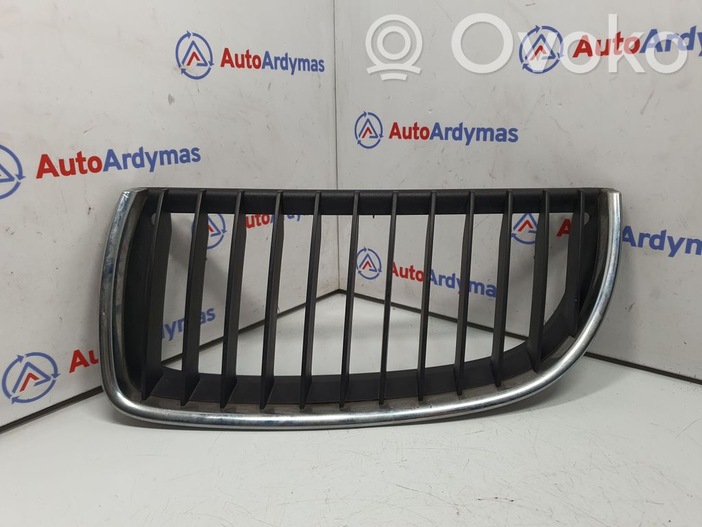 BMW 3 E90 E91 Augšējais režģis 