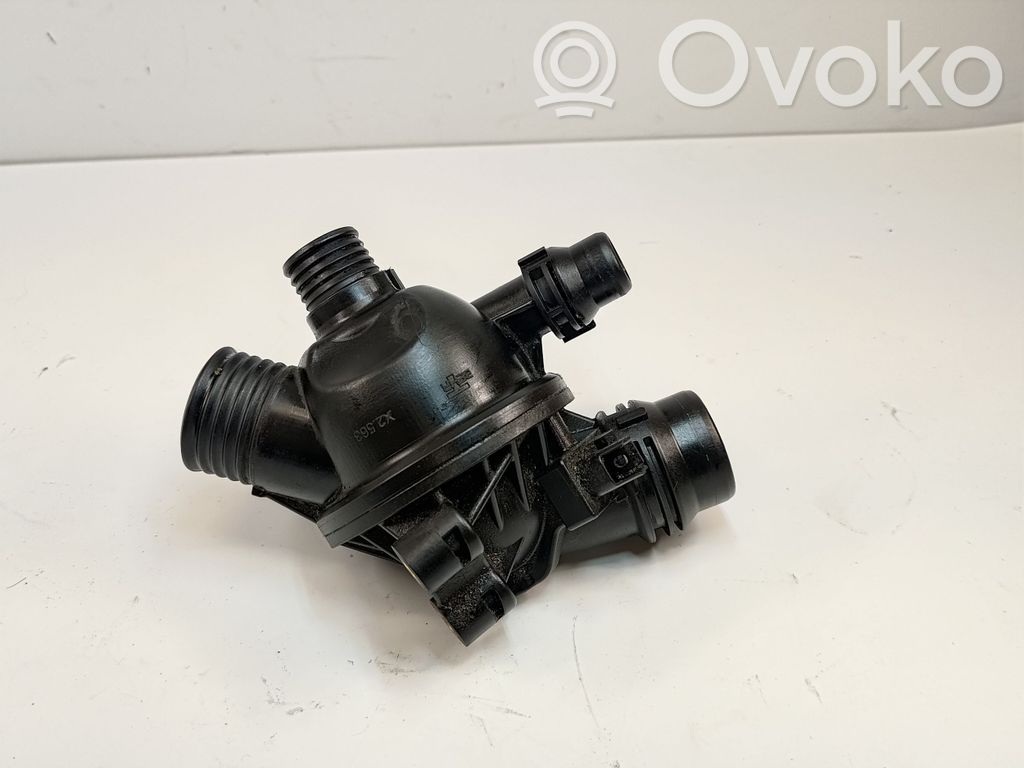 BMW 1 E81 E87 Termostaatin kotelo 