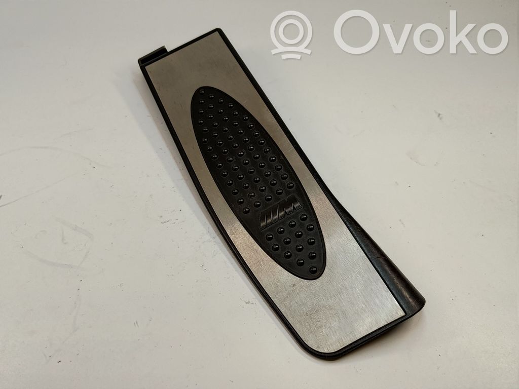 BMW 1 E81 E87 Kāju zonas sānu dekoratīvā apdare 