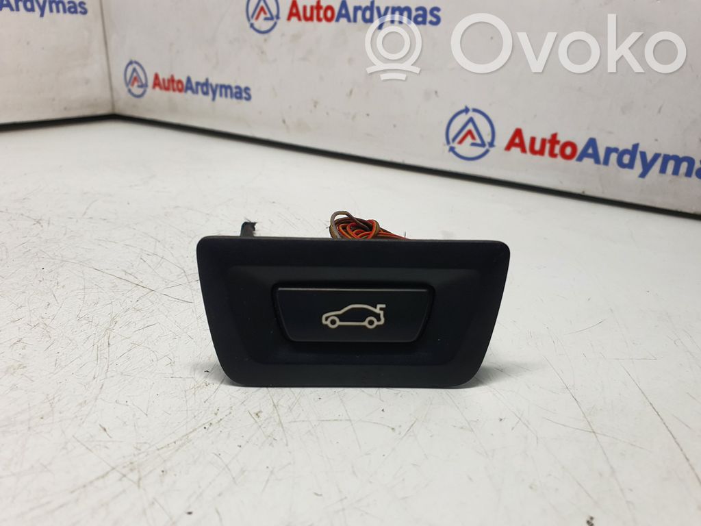 BMW 5 F10 F11 Przełącznik / Przycisk otwierania klapy tylnej / bagażnika 