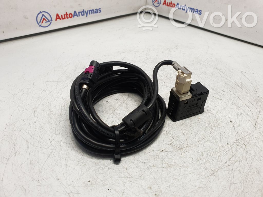 BMW 5 F10 F11 AUX-pistokeliitin 