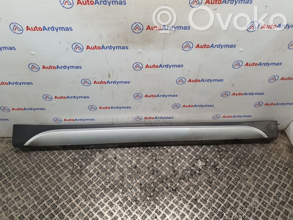 BMW X1 E84 Sill 