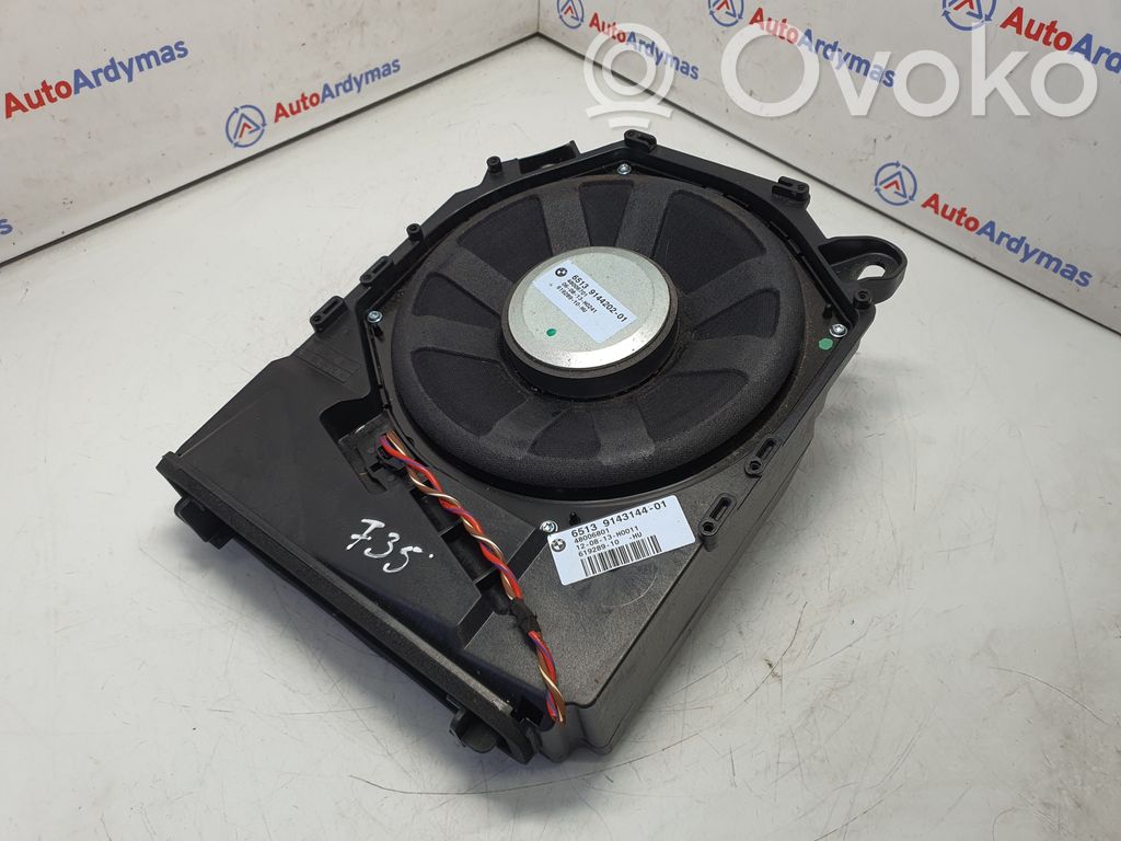 BMW X1 E84 Subwoofer 