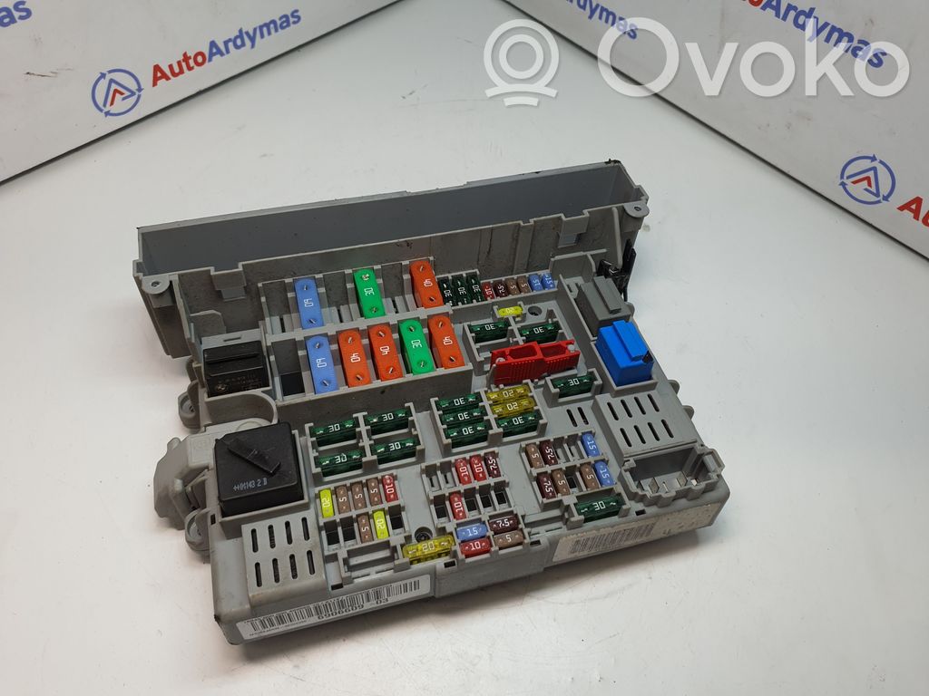 BMW 3 E90 E91 Drošinātāju bloks 
