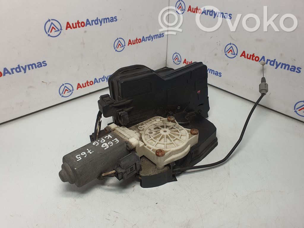 BMW 7 E65 E66 Aizmugurē slēdzene 
