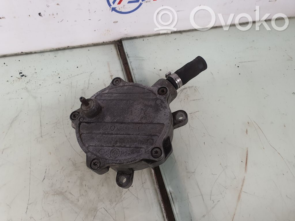 BMW 7 E65 E66 Vakuumo pompa 