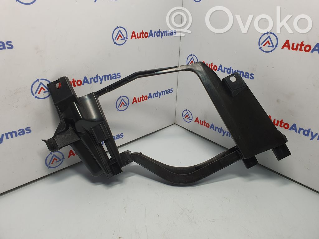 BMW 5 E60 E61 Headlight/headlamp mounting bracket 