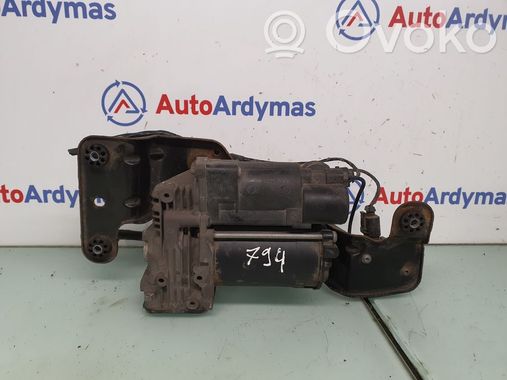 BMW X5 E70 Compresor/pompă suspensie pneumatică 