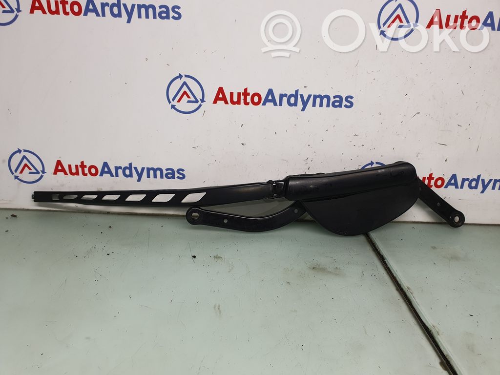 BMW 5 E60 E61 Front wiper blade arm 