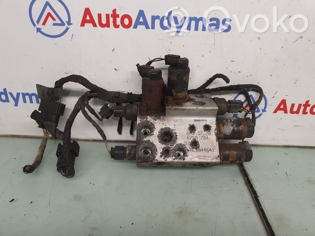 BMW 7 E65 E66 Active stabilizer control/valve assembly 