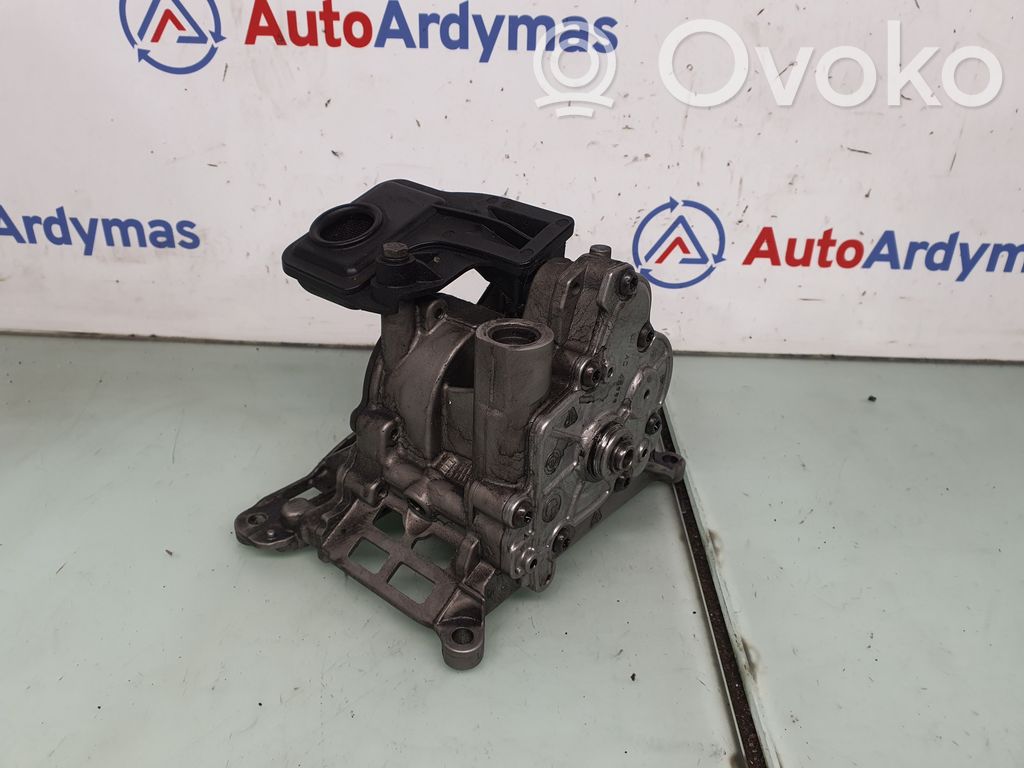 BMW 5 F10 F11 Oil pump 