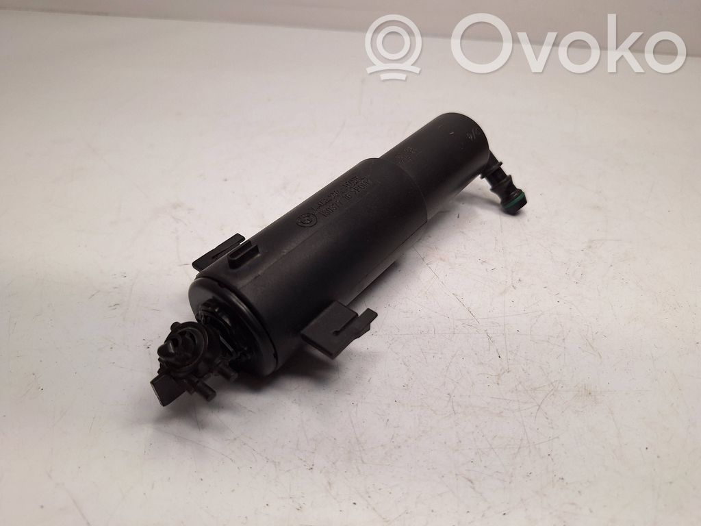 BMW X5 E70 Headlight washer spray nozzle 