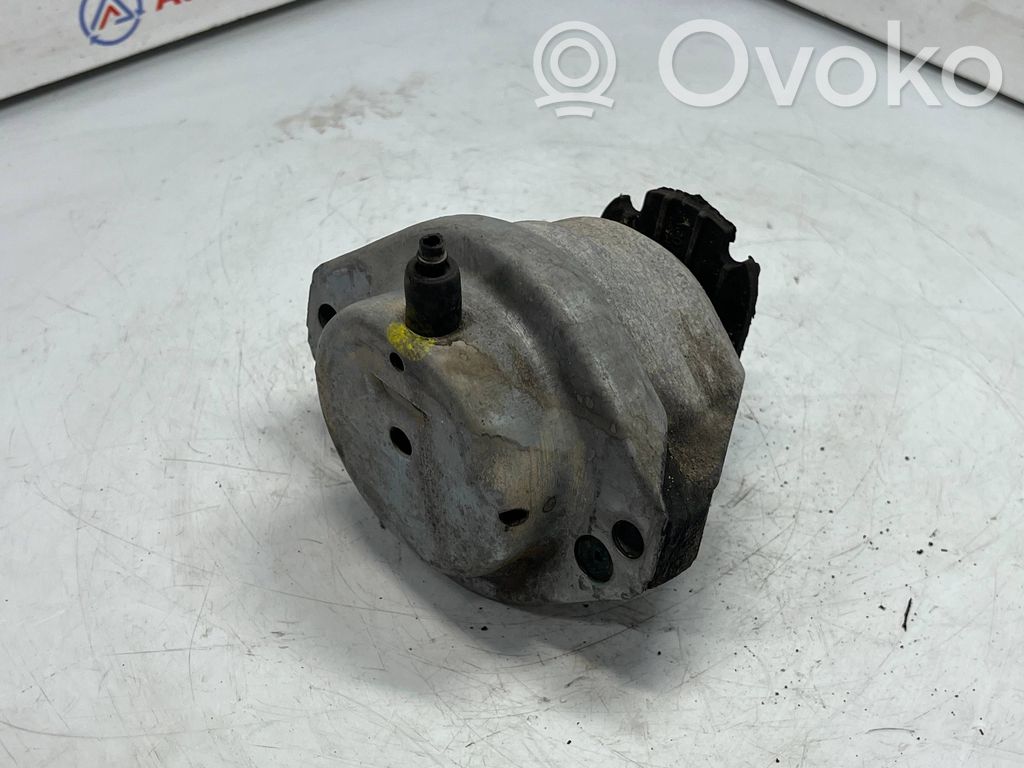 BMW 5 E60 E61 Engine mount bracket 