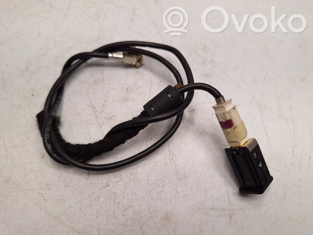 USB-Anschluss   61319167196,84109237656,61319230112