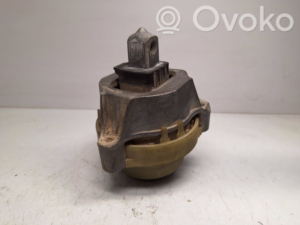 BMW 7 G11 G12 Engine mount bracket 