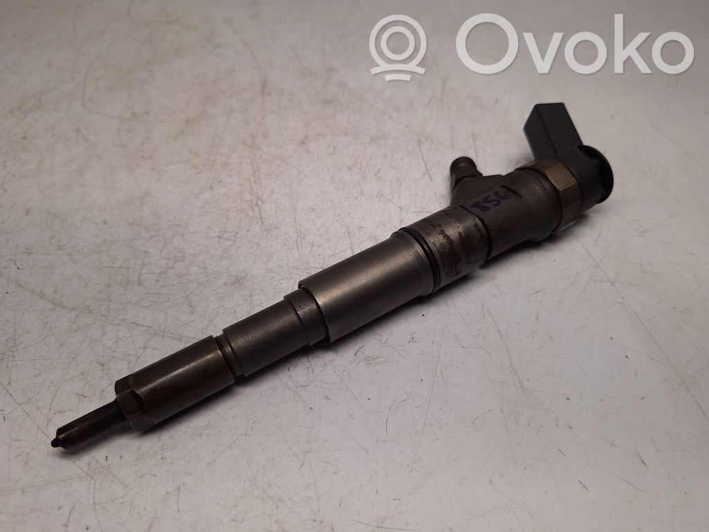 BMW 5 E60 E61 Fuel injector 