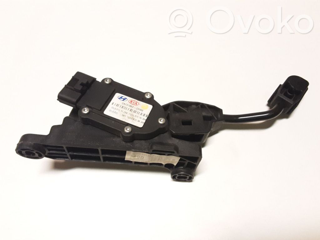 Hyundai ix35 Accelerator throttle pedal 