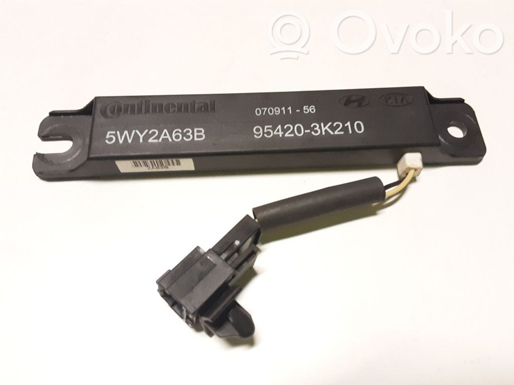 Hyundai ix35 Wzmacniacz anteny 