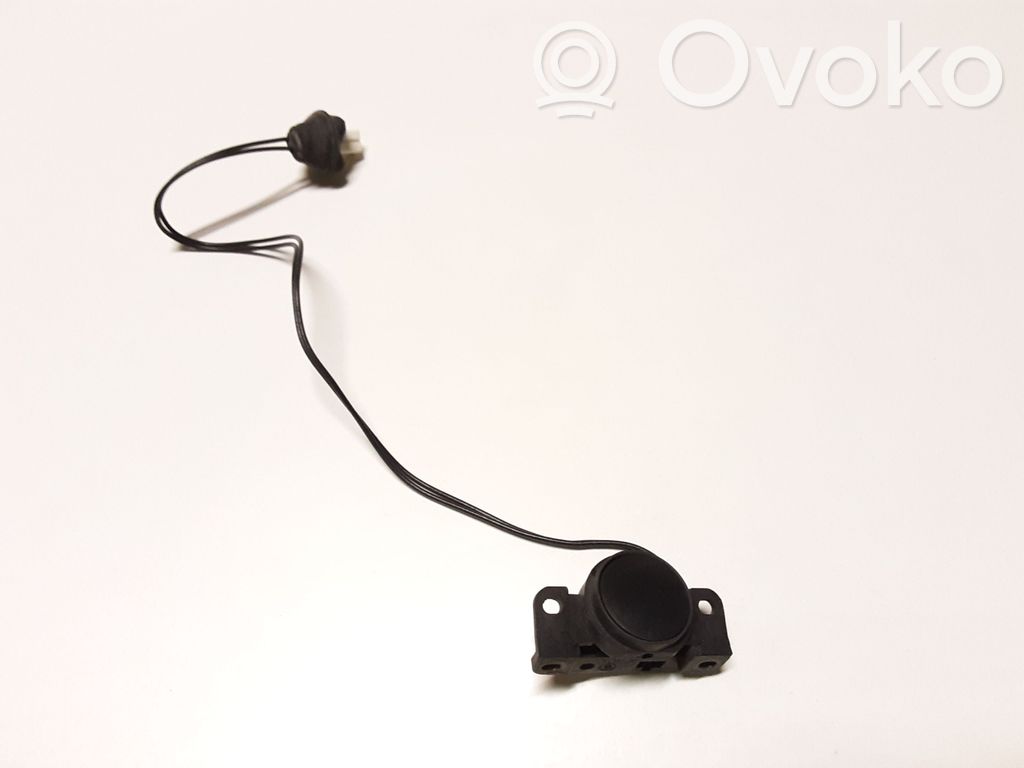 Tailgate opening switch   1818K195