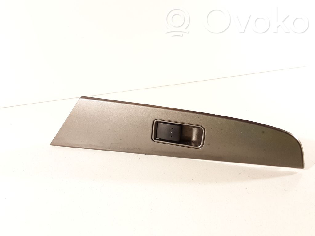Electric window control switch   BS3E66380,BS3H5281J