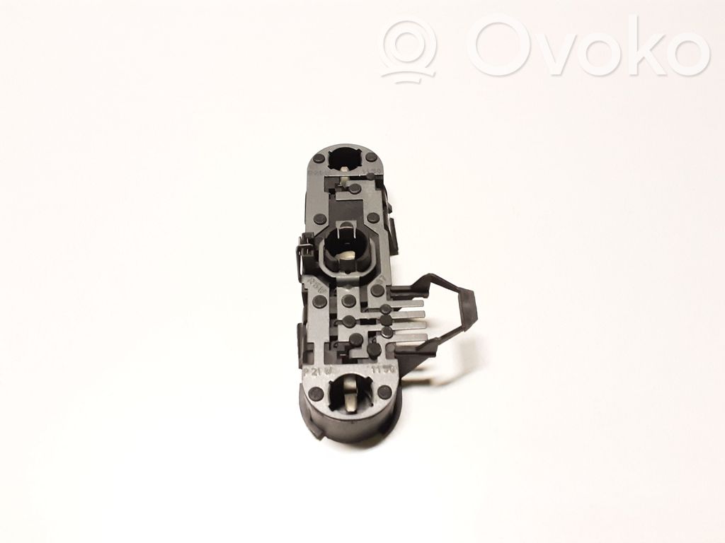 Land Rover Range Rover P38A Tail light bulb cover holder 