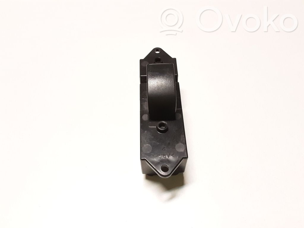 Electric window control switch   8608A062,C8DD603M