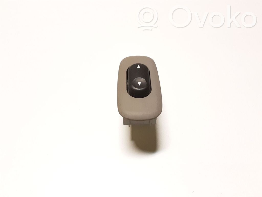 Electric window control switch   E1006638YA