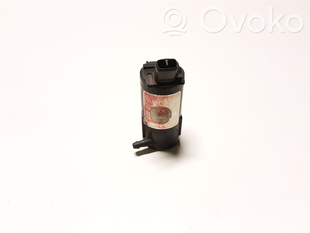 SsangYong Rexton I Windscreen/windshield washer pump 