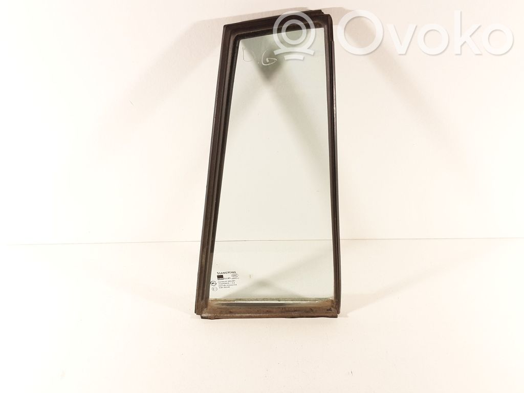 SsangYong Kyron Rear vent window glass 