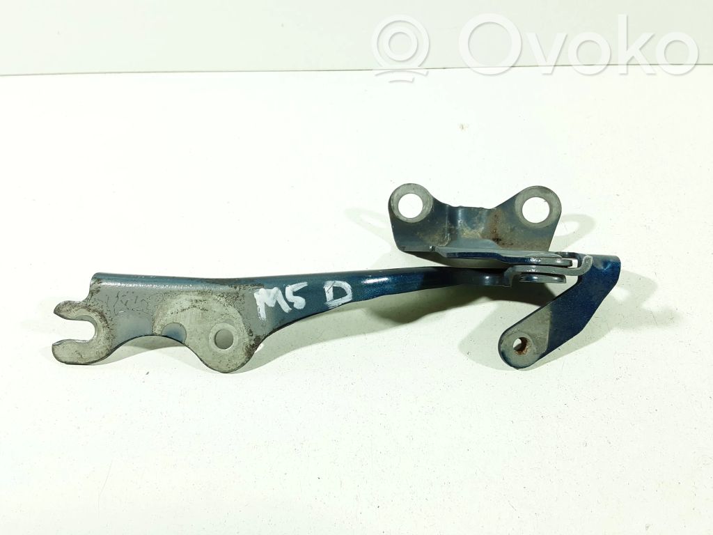 Engine bonnet/hood hinges