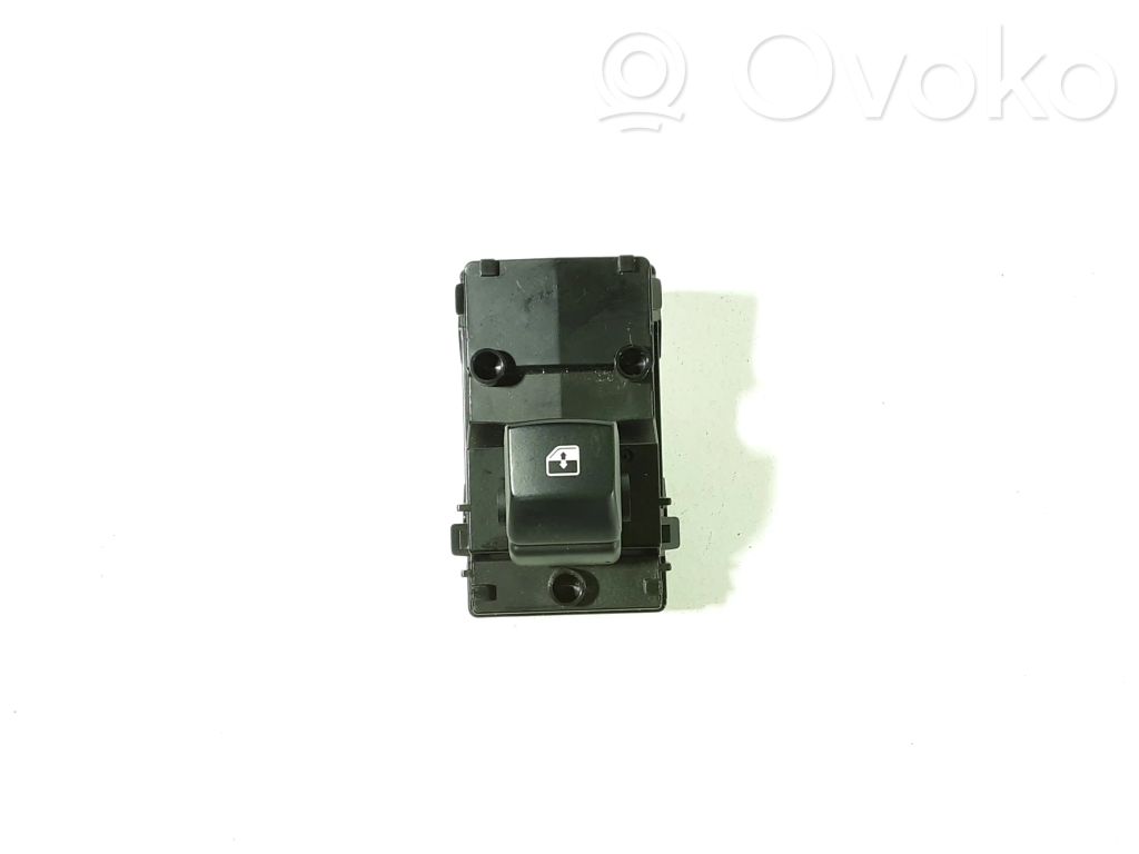 Electric window control switch   93575J7500